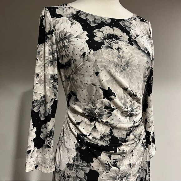 Long sleeve floral fitted knee length dress - Picture 3 of 14